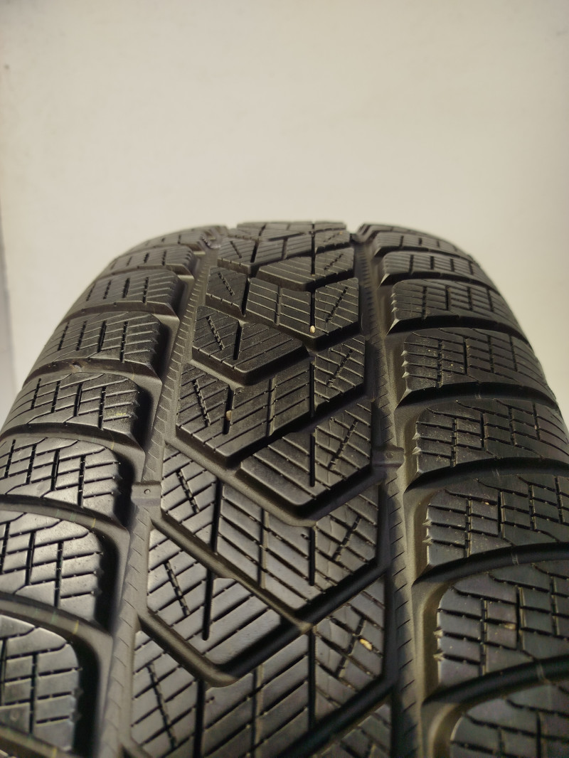 Pirelli Scorpion Winter reifen