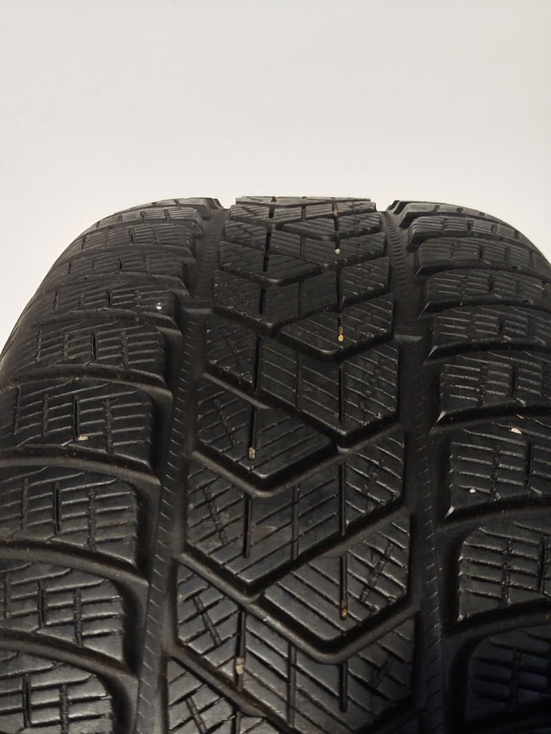 Pirelli Scorpion Winter reifen